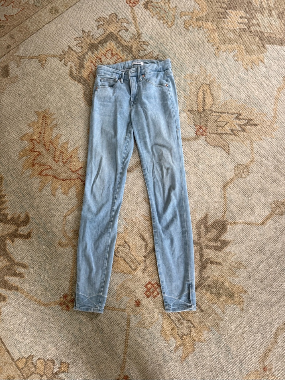 Good American Light Wash Skinny Jeans